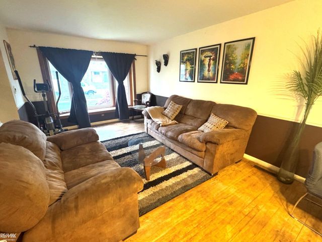 29337 Roan Drive, Warren, MI 48093