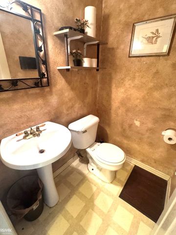 29337 Roan Drive, Warren, MI 48093