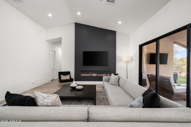 9160 E PALM TREE Drive, Scottsdale, AZ 85255