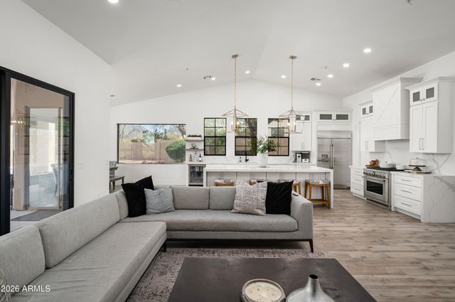 9160 E PALM TREE Drive, Scottsdale, AZ 85255