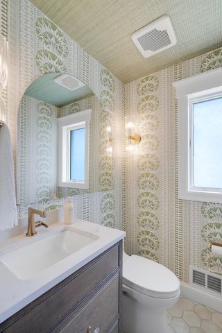 7998 Ithaca Lane N, Maple Grove, MN 55311