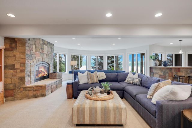 7998 Ithaca Lane N, Maple Grove, MN 55311