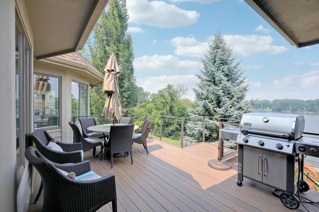 7998 Ithaca Lane N, Maple Grove, MN 55311