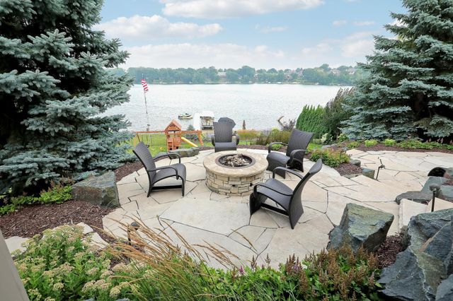 7998 Ithaca Lane N, Maple Grove, MN 55311