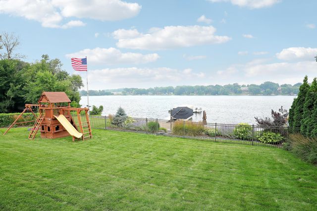 7998 Ithaca Lane N, Maple Grove, MN 55311