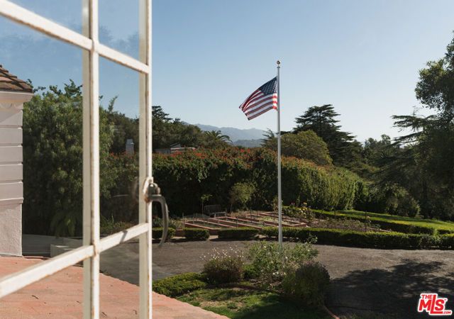 735 Via Hierba, Santa Barbara, CA 93110