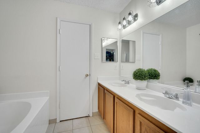 3900 Country Lane, Fort Worth, TX 76123