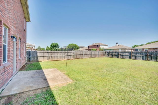 3900 Country Lane, Fort Worth, TX 76123