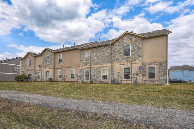 573 Woodson Lane, Gardner, KS 66030