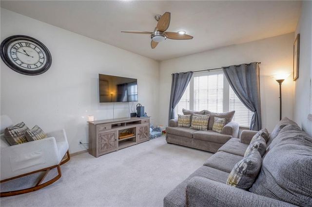 573 Woodson Lane, Gardner, KS 66030