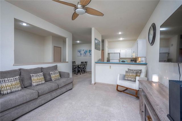 573 Woodson Lane, Gardner, KS 66030