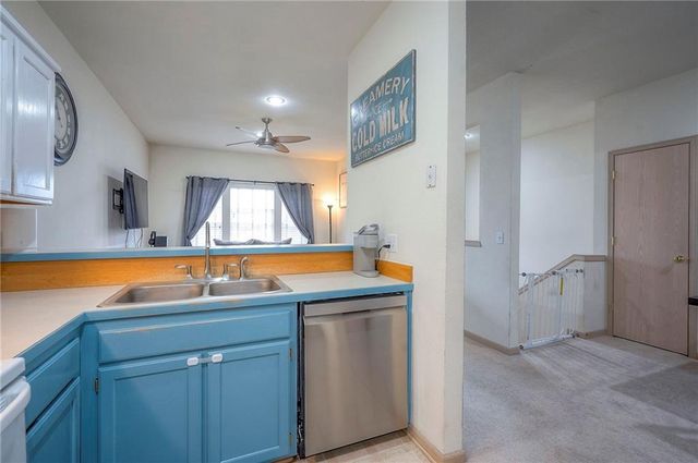 573 Woodson Lane, Gardner, KS 66030