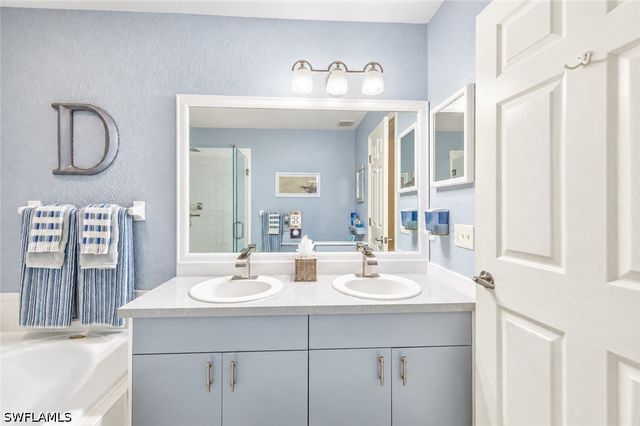 3795 Fieldstone BLVD 106, Naples, FL 34109