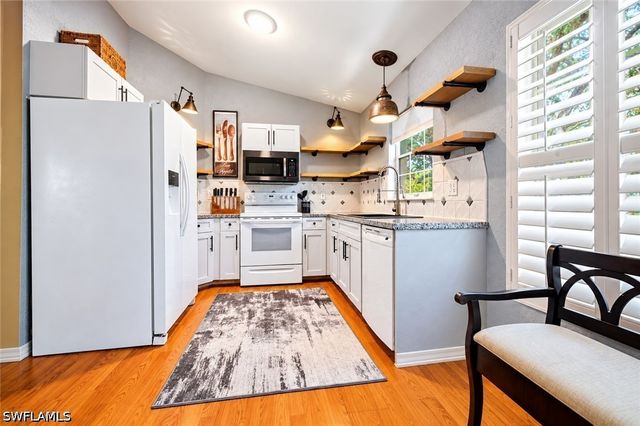 3795 Fieldstone BLVD 106, Naples, FL 34109