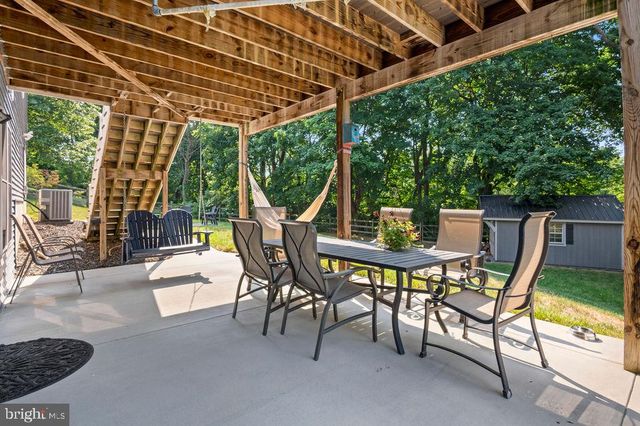 37 CRICKET SLOPE DR, Oley, PA 19547