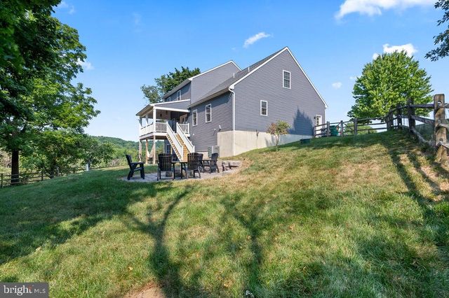 37 CRICKET SLOPE DR, Oley, PA 19547