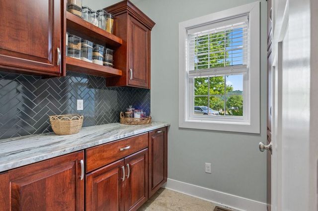 37 CRICKET SLOPE DR, Oley, PA 19547