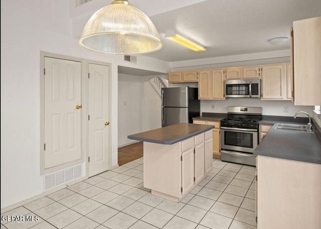 10941 Nathan Bay Drive, El Paso, TX 79934