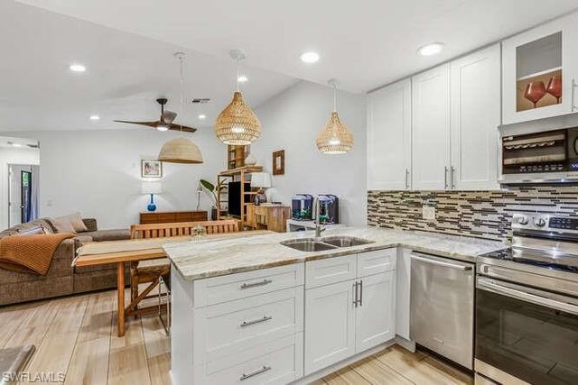 17308 Timber Oak LN, Fort Myers, FL 33908