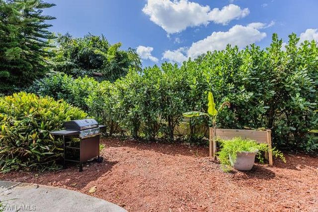 17308 Timber Oak LN, Fort Myers, FL 33908