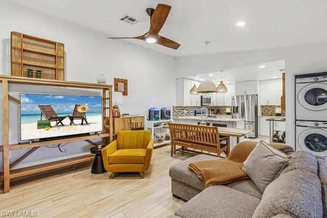 17308 Timber Oak LN, Fort Myers, FL 33908