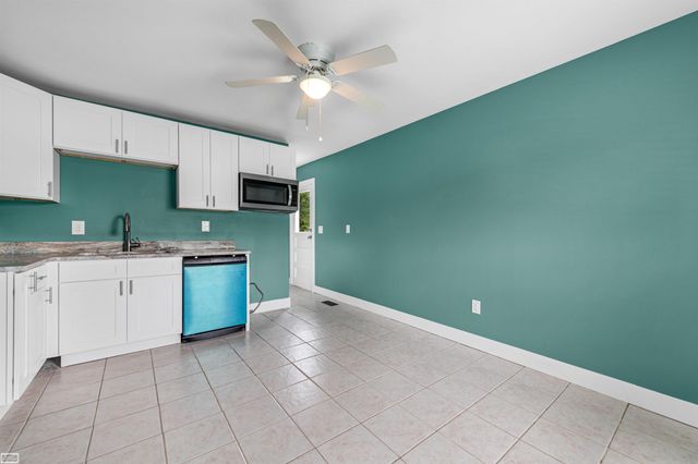 20171 Stafford Street, Clinton Twp, MI 48035