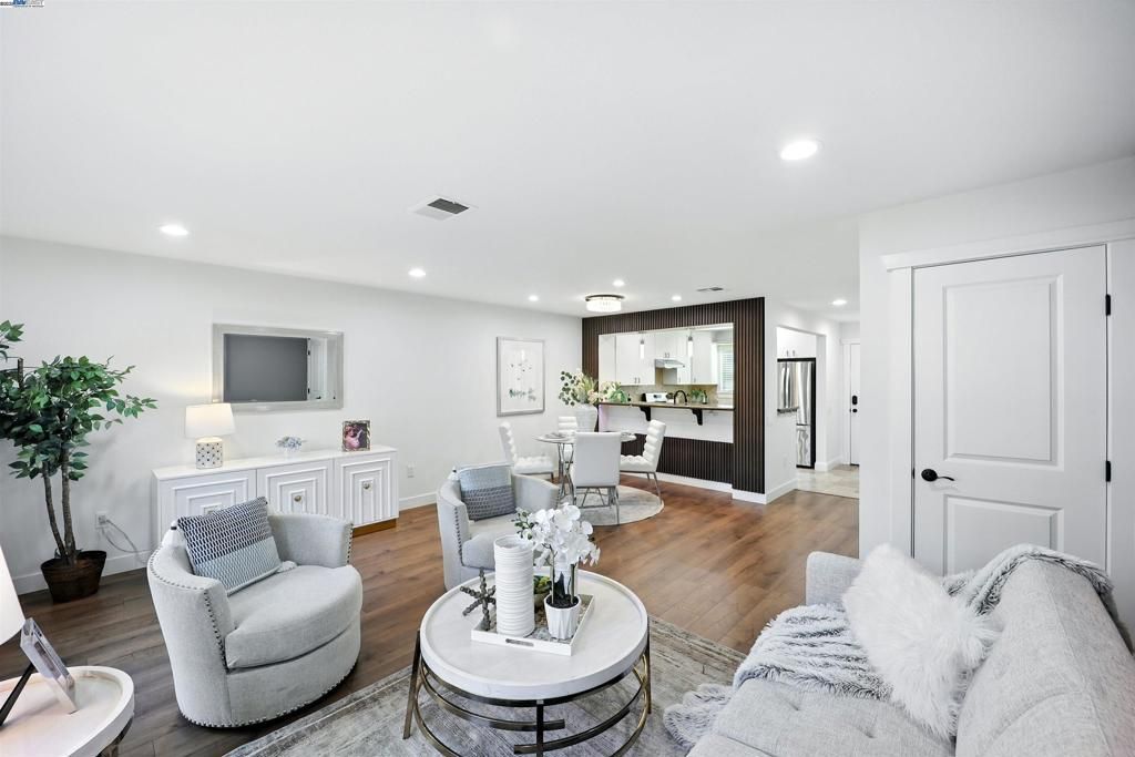 865 Carlisle Way 128, Sunnyvale, CA 94087