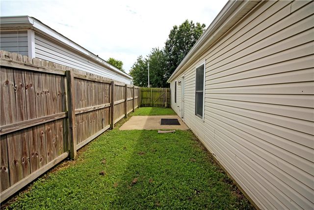 207 17th Street, Bentonville, AR 72712