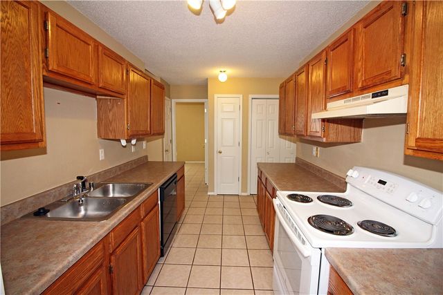207 17th Street, Bentonville, AR 72712