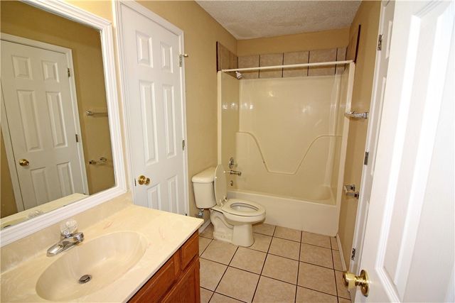 207 17th Street, Bentonville, AR 72712