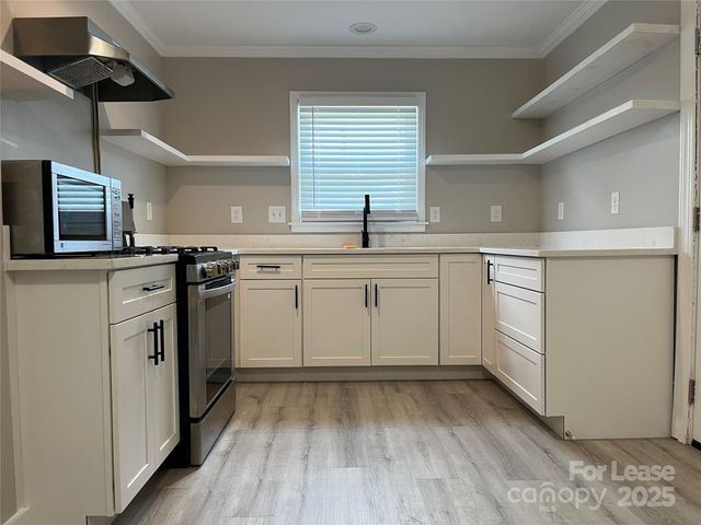 2730 Eastway Drive, Charlotte, NC 28205