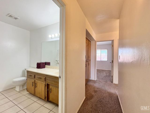 2808 Edmonton Street, Bakersfield, CA 93309