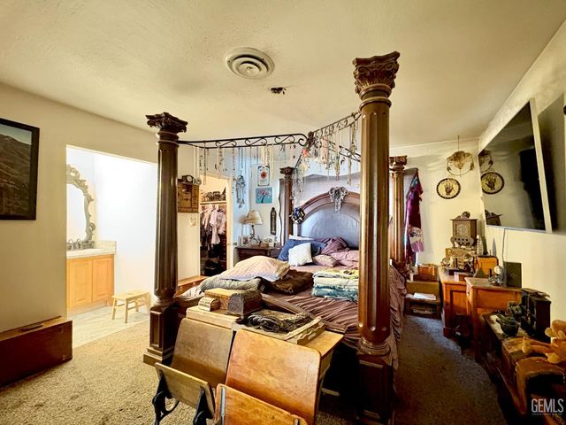 2808 Edmonton Street, Bakersfield, CA 93309