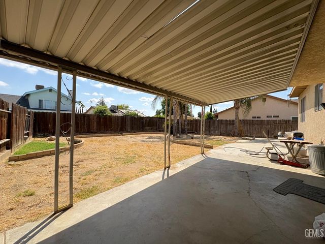 2808 Edmonton Street, Bakersfield, CA 93309