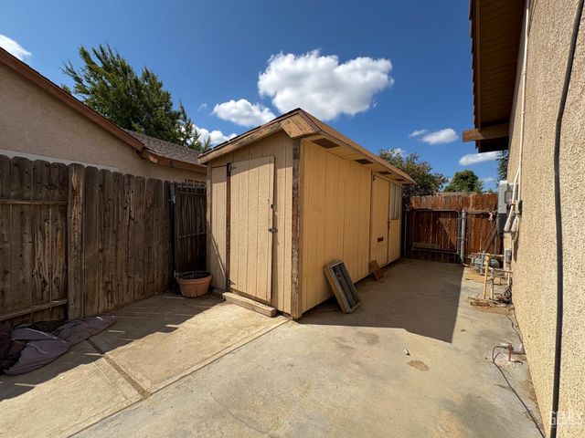 2808 Edmonton Street, Bakersfield, CA 93309