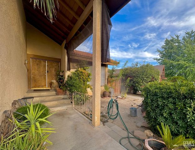 2808 Edmonton Street, Bakersfield, CA 93309