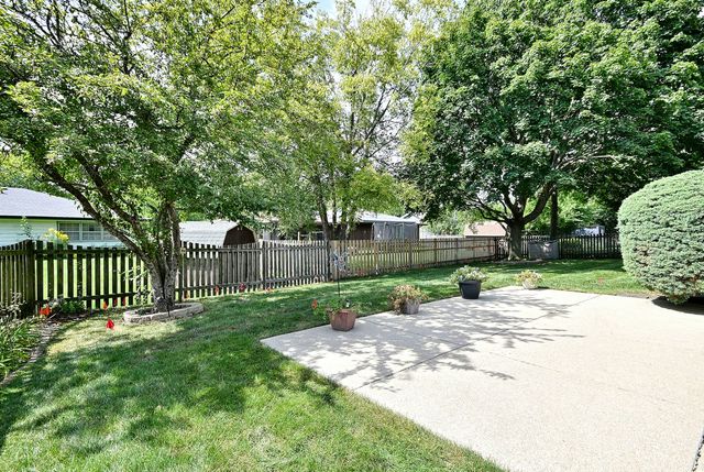 132 S Staffire Drives, Schaumburg, IL 60193
