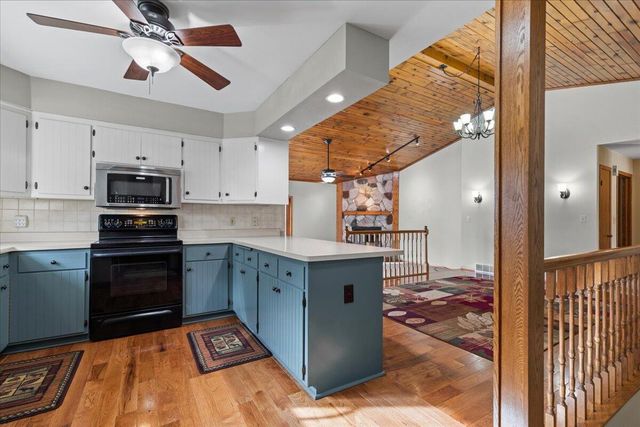 W179N9885 Riversbend CIRCLE E, Germantown, WI 53022