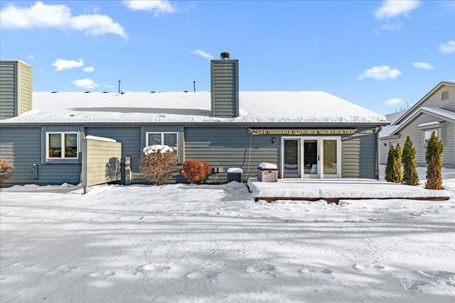 W179N9885 Riversbend CIRCLE E, Germantown, WI 53022