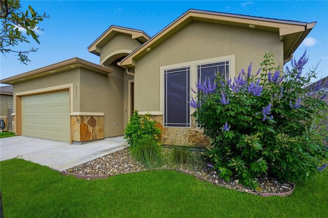 2221 Cuarzo Dr, Corpus Christi, TX 78414