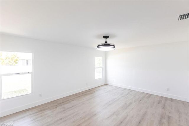 2007 NW 21st ST, Cape Coral, FL 33993