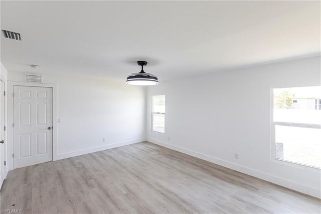 2007 NW 21st ST, Cape Coral, FL 33993