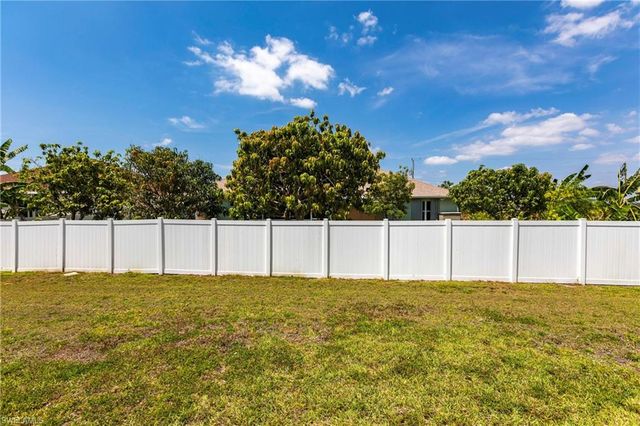2007 NW 21st ST, Cape Coral, FL 33993