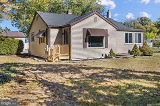 1718 W CHESTNUT AVE, Vineland, NJ 08360