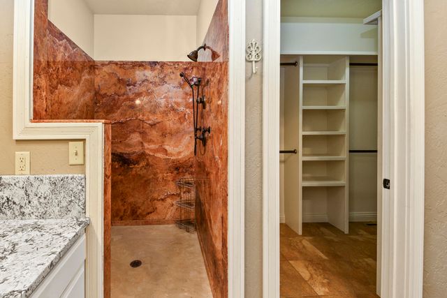 796 Sunny Slope Drive, Crane, MO 65633