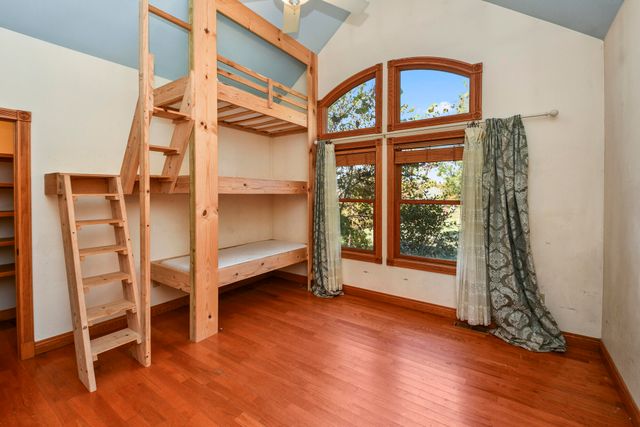 796 Sunny Slope Drive, Crane, MO 65633