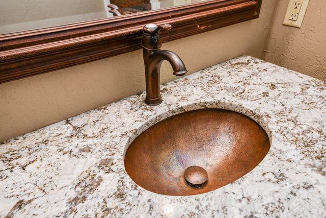 796 Sunny Slope Drive, Crane, MO 65633