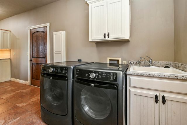 796 Sunny Slope Drive, Crane, MO 65633