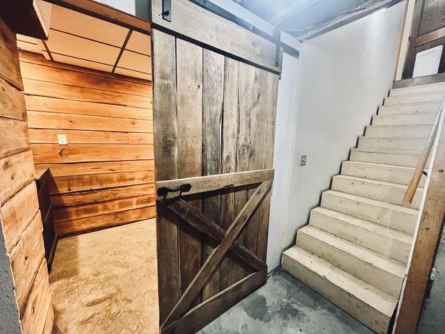 796 Sunny Slope Drive, Crane, MO 65633