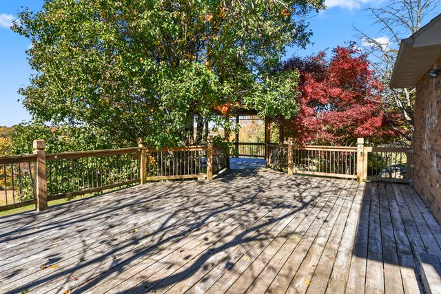 796 Sunny Slope Drive, Crane, MO 65633